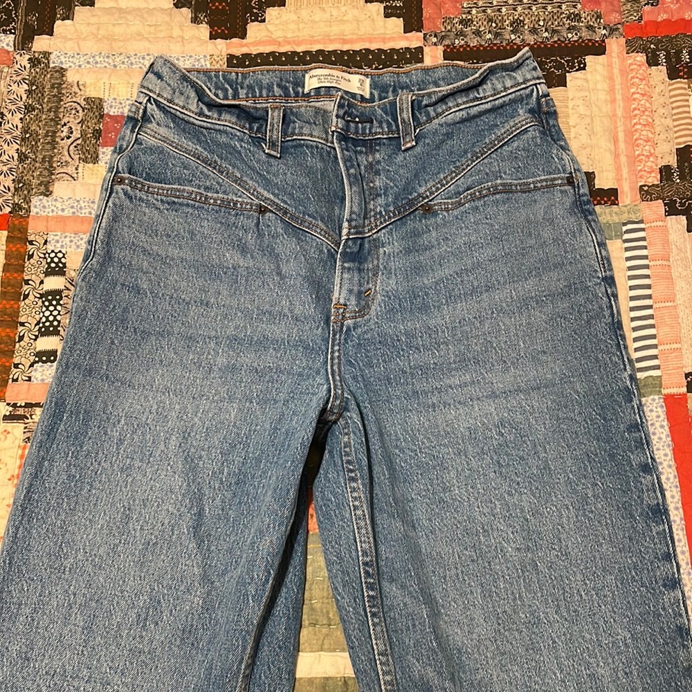 Abercrombie 90’s straight ultra high rise jeans